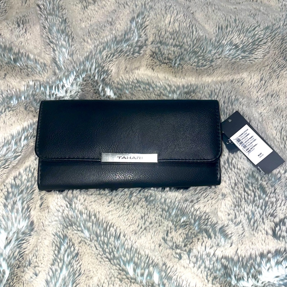 NWT Tahari Vegan Leather Trifold Wallet